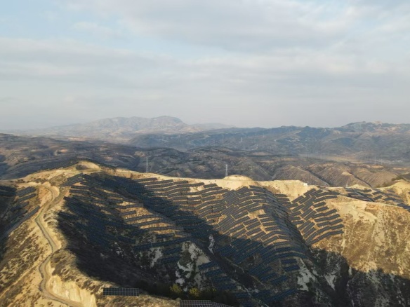 全球足跡 | “山地光谷”！陽光能源助力山西忻州5萬千瓦光伏項目全容量并網(wǎng)發(fā)電